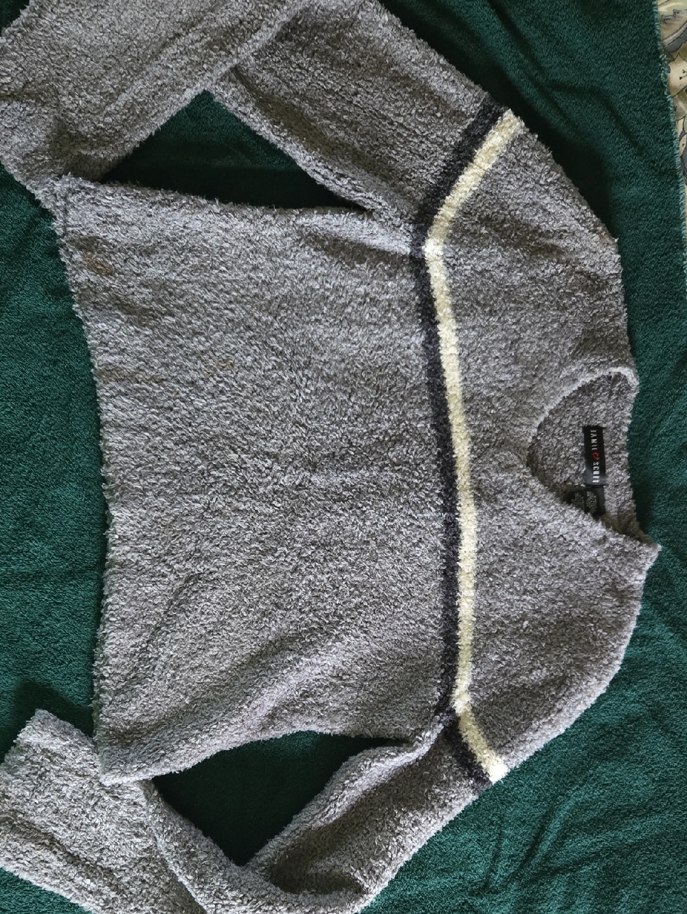 Cozy V-Neck Sweater with Contrast Stripe - Gray